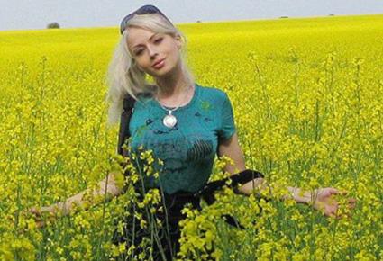 فاليريا لوكيانوفا ... دمية باربي حيّة
